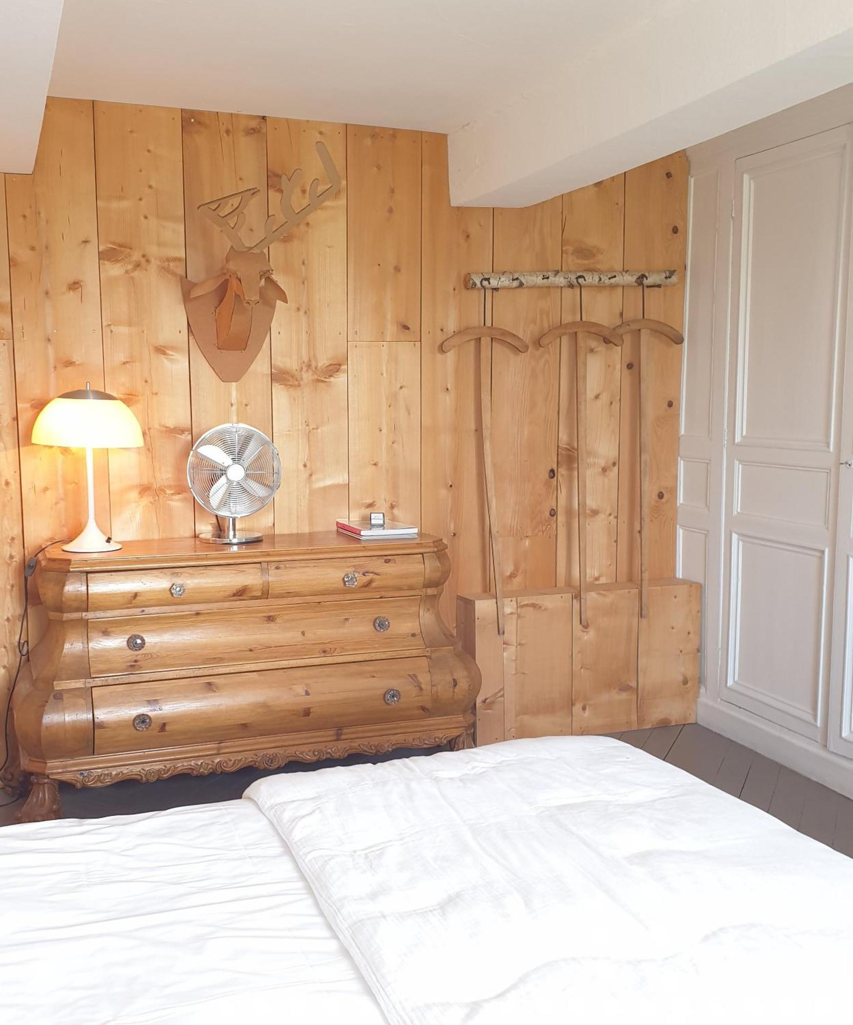 Bed and Breakfast Par Hasard Ou Pas Saint-Martin-aux-Chartrains Exterior foto